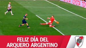 Esa fecha fue establecida por el senado de la nación en 2011 para homenajear a amadeo carrizo, mítico arquero de river plate y de la selección argentina que falleció el 20 de marzo del año pasado. River Plate Escuela De Arqueros Onefootball