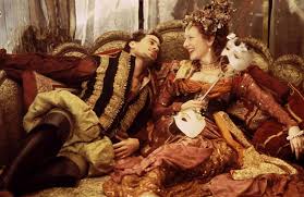 Britské impérium upadá, ve světové politice panuje chaos a mladá žena se ujímá trůnu. Kralovna Alzbeta 1998 Csfd Cz