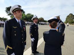 Selon le quotidien l'union, à qui l'on doit cette information, le lieutenant duhamel serait le premier officier féminin de l'arme de l'artillerie à recevoir une telle distinction pour ses actions en afghanistan. La Journee De L Aviateur Celebree Sur La Ba 126 Au Cours D Une Ceremonie Militaire