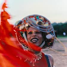 Hominis Canidae: Giovani Cidreira - Carnaval eu chego lá (2024)...