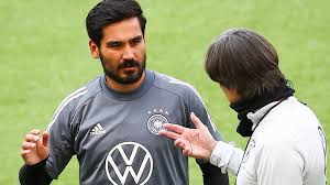 Hierbei wird zwischen der anzahl und dem marktwert der selbst geliehenen und der an andere klubs verliehenen spieler unterschieden. Dfb Spieler Aus England Durfen Fur Wm Qualifikation Einreisen