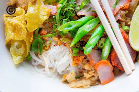 A Short Story Of Yummy Thai Noodles Part 2 3 Thai Noodles Noodle Dishes Crispy Pork Belly