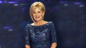 Für ihr aussehen und ihre top figur wurde carmen nebel bereits in jungen jahren nur so beneidet. Carmen Nebel Stellt Die Schonsten Weihnachts Hits 2020 Vor