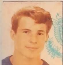 My music tastes either swing from folk to EDM, with little in between. It's  actually difficult to find a band/artist where I like more than just a  couple of songs. Edit: I'm