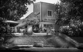Seigneurie des agoult au xiii e siècle, des bedos, des astorg de peyre et, enfin, des fortia jusqu'à la révolution. Lou Castelet Beaumes De Venise Restaurant Reviews Photos Phone Number Tripadvisor