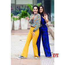 Taapsee Pannu And Bhumi Pednekar New Stills From Saand Ki Aankh Movie Promotion Social News Xyz saand ki aankh movie promotion