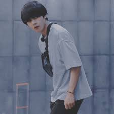 𝒌𝒊𝒎 𝒕𝒂𝒆𝒉𝒚𝒖𝒏𝒈 c 𝒎𝒐𝒐𝒏𝒋𝒌𝒐𝒐𝒌𝒊𝒆 k pop casal anime bts