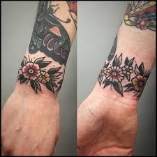 12 Classy Cuff Tattoos Cuff Tattoo Traditional Tattoo Cuff Traditional Tattoo Wrist