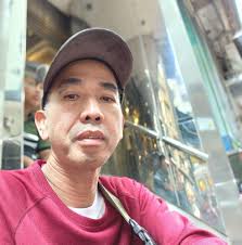 AWATIN NIYO!!!!! JUZZKOH HINAYAAN NIYO NA NAMAN MAKAHAWAK NG MIC, KUNG  ANU-ANO NA NAMANG PINAGSASASABE NA SIYA NA LANG ANG NAKAKAINTINDI…. MAAWA  KAYO, DALHIN NA SA MANDALUYONG MUNA!!!!!