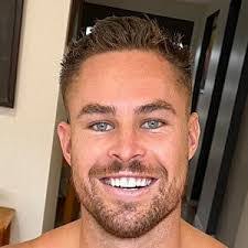 Ryan Love's Instagram, Twitter & Facebook