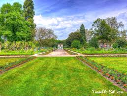 Jardin De L Arquebuse Dijon France Travel To Eat France Travel Travel Pictures France