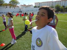 Juegos para jugqr aora : Ahora Que Esta Comenzando A Hacer Buen Tiempo Llega El Momento De Aprov Juegos Para Ninos Al Aire Libre Actividades Al Aire Libre Para Ninos Juegos Para Ninos
