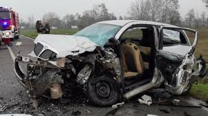 Due auto erano ferme da pochi minuti a seguito di un incidente lieve quando una terza vettura sarebbe piombata su entrambi i mezzi. Carpenedolo Scontro Frontale Andando Al Lavoro Muore A 20 Anni Quibrescia
