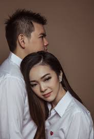 What are you waiting for? Foto Prewedding Indoor Casual