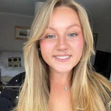 Evie Davidson (@eviee267)