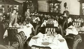 The Pump Room At Chicago S Former Ambassador East Hotel Chicago Hotels Public Chicago Chicago Photos