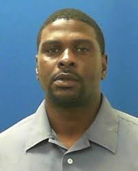 Jail guard, wed to prison inmate, resigns amid probe