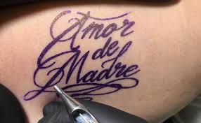 Dia De La Madre Amor De Madre Se Tatua En Valencia Las Provincias