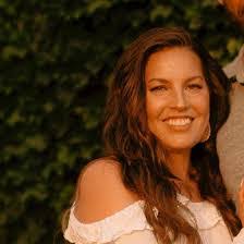 Megan Castleman's Instagram, Twitter & Facebook