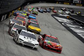 Nascar sprint cup racetracks come in all shapes and sizes. Top 3 Nascar Sprint Cup Short Tracks
