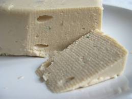 Si tratta di un formaggio vegetale dal sapore delicato, che ben si presta alla preparazione di antipasti, primi, secondi, contorni e persino dessert. Formaggio Vegan Fai Da Te Ambiente Bio