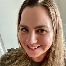 What are some recommendations for fishing charters in Alaska for halibut  and salmon?