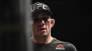Tony ferguson posts a video strutting to midas touch in his gown and drip, and shows off his broken orbital bone in hospital bed selfie with his wife after ufc 249 heartbreak. Tony Ferguson Hospitalized After Brutal Battering At Hands Of Justin Gaethje At Ufc 249 Rt Sport News