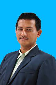 Seorang penolong pengarah jabatan pendaftaran negara (jpn) pulau pinang dan lima individu termasuk seorang bergelar datuk didakwa di mahkamah sesyen di george town hari ini atas 32 pertuduhan. Jpn Pulau Pinang