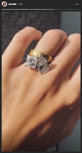 Emily Ratajkowski Finally Gets A Mega Two Stone Engagement Ring 4 Months After Her Wedd Rose Engagement Ring Stone Engagement Rings Rose Gold Engagement Ring