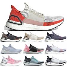 The ultraboost from adidas is one of the most fashionable and cushioned running shoes you'll find. Adidas Ultra Boost Triple White Damen 5c56e1