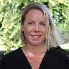 Nona Beebe's Instagram, Twitter & Facebook