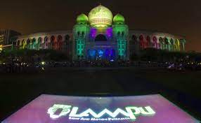 Dengan pameran grand projection mapping, fasad grand palace of. Festival Light And Motion Putrajaya 2018 Lampu Denaihati