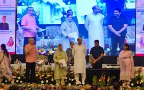 People see doctors as last ray of hope: CM Omar to newly appointed medical  officers Jammu and Kashmir Chief Minister Omar Abdullah on Wednesday urged  newly appointed Medical Officers to serve in