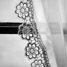 Lu Robinautor On Instagram Un Petit Detail La Dentelle Des Rideaux De La Cuisine De Ma Grand Mere Flow29jours Diamond Necklace Instagram Instagram Posts