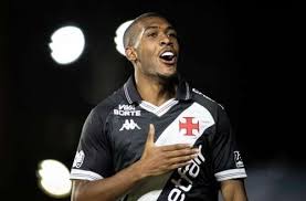 Astro do Vasco, Rayan se torna padrinho de projeto social