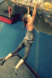 Epingle Par Alice Colville Sur Climbing Escalade En Montagne Sport Extreme Break Dance