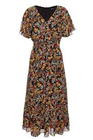 Check spelling or type a new query. What To Wear To A Fall Wedding 2020 20 Cute Fall Wedding Guest Dress Ideas