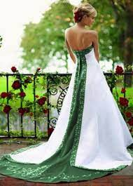 80 Cool And Modern Celtic Wedding Dresses Ideas Vis Wed Green Wedding Dresses Celtic Wedding Dress Irish Wedding Dresses