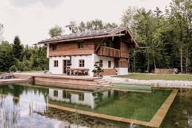 Blockhaus Am Teich Projekt Zimmerei Stoib Altholz Haus Landliche Hauser Haus
