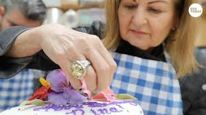 Tom cruise favorite color, food, song and other favorite things: After 26 Years Cakes Plus Owner Nina Torres Is Tasting Sweet Success