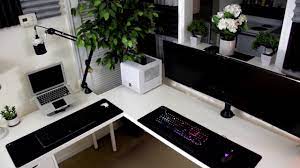 Wide boards, adjustable height and solutions to keep wires hidden, these are some of the ideas with which we're going to help you work. Best Desk Ikea Desk Hack Ikea Furniture Gaming Desk Youtube