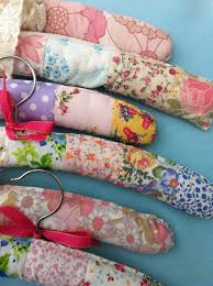 Handmade Padded Patchwork Covered Hangers Clothes Wardrobe Bedroom Covered Coat Hangers Sewing Crafts Coat Hanger