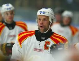 Visserligen försvann duktiga spelare som poängmaskinen mikael pettersson till modo och huss som. 30 Storsta Nhl Exporterna Fran Brynas Genom Tiderna Har Ar Nummer 20 Utnyttjades Flitigt I Power Play