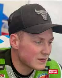 West London VR is alive and kicking with another solid turnout despite the  imminent demise of RGT.... We salute the riders who support these events  (on Mondays