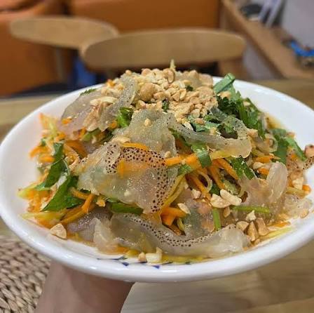 Jellyfish & green mango salad