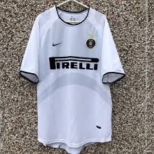 After a disappointing previous season, massimo moratti chose former valencia coach héctor cúper as the coach of rebirth. 2001 02 Inter Milan Away Football Shirt Excellent M Buysellfootballshirts Co Uk