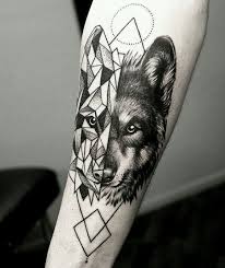 Wolf Tattoo Sinn Und Interessante Ideen Wolf Tattoo Ideen Geometrischer Wolf Tattoo Tatowierungen