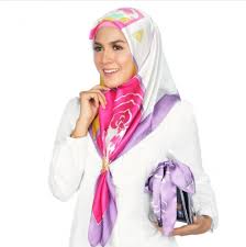 Lượt xem 1,1 tr2029 năm trước. Canting Scarf 3 Cara Mudah Pakai Bawal Kemas Cantik Sopan Facebook