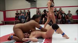 Penny Barber, Lea Lexus, Vivi Marie & Yasmine Loven lesbian wrestling