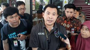 Tersangka Pornografi Diduga Hina Jokowi dan Ayu Ting Ting